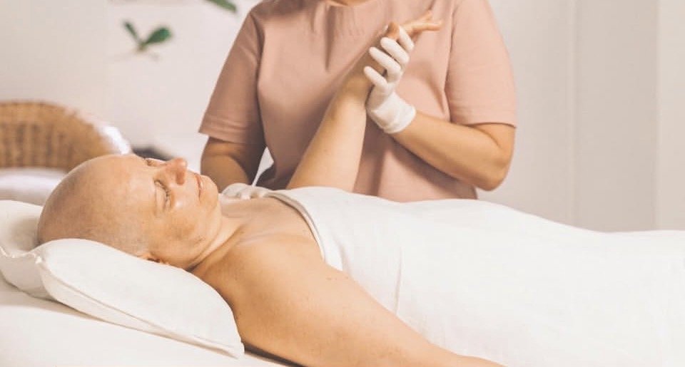 Gentle oncology wellbeing treatment for a client during cancer care